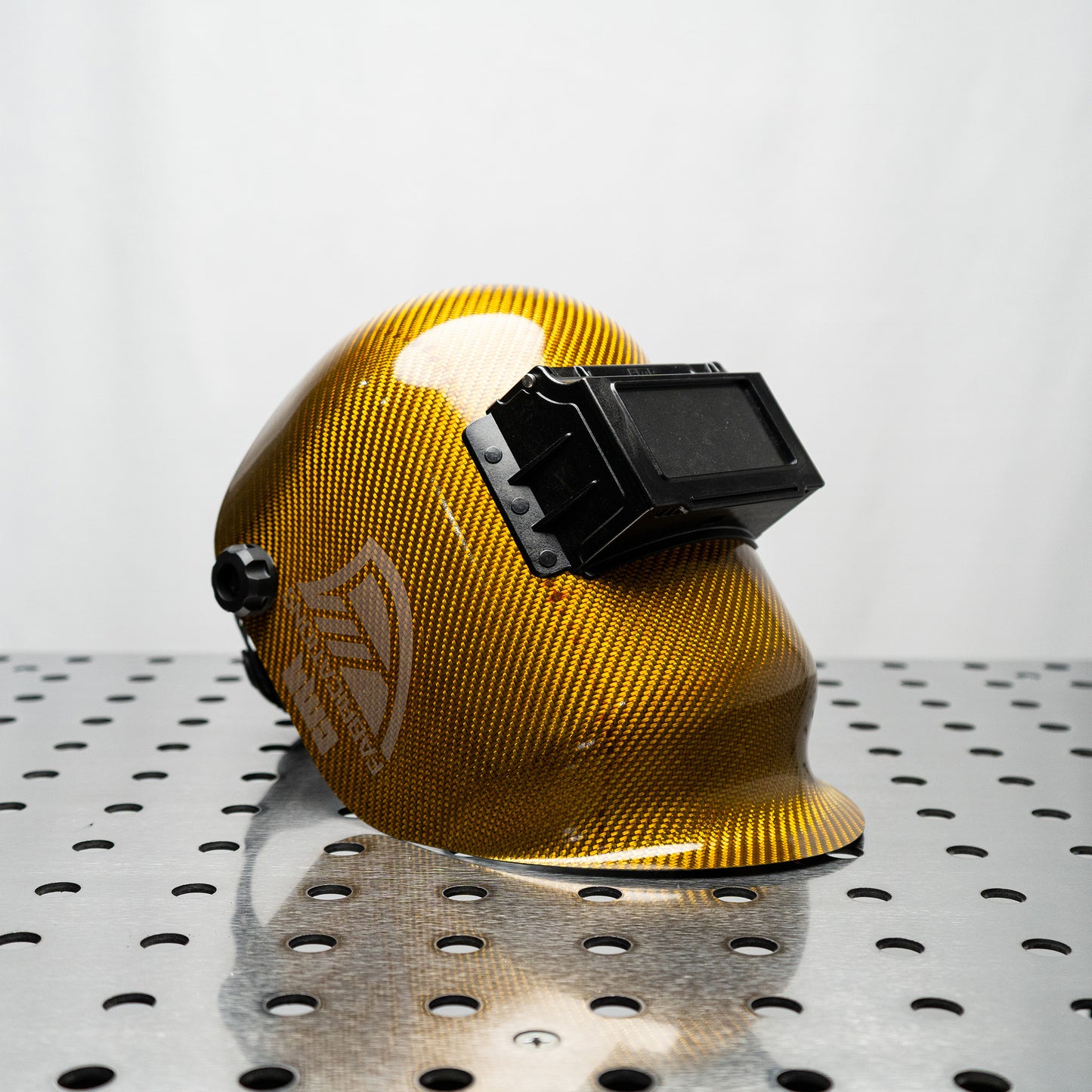 CMR_Fabrications_Carbon_fiber_Pipeliners_Sugar_scoop_welding_helmet_gold