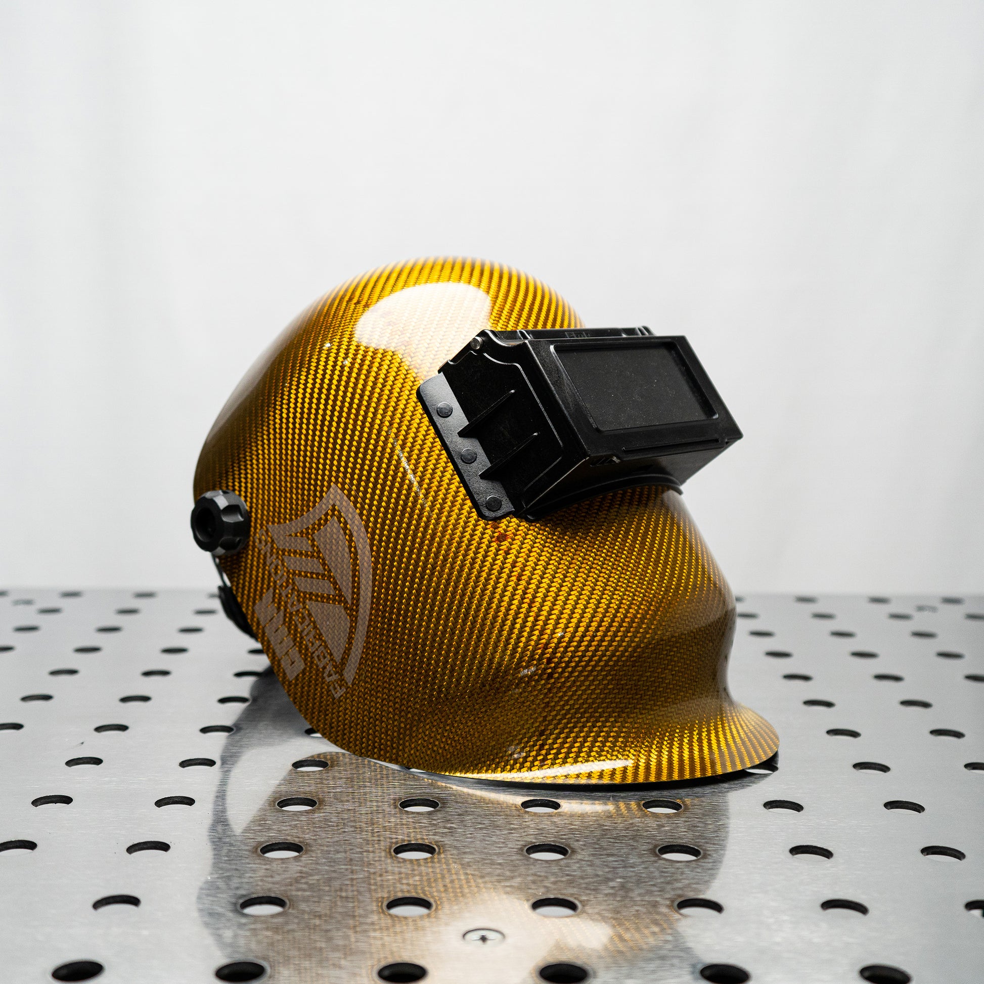 CMR_Fabrications_Carbon_fiber_Pipeliners_Sugar_scoop_welding_helmet_gold
