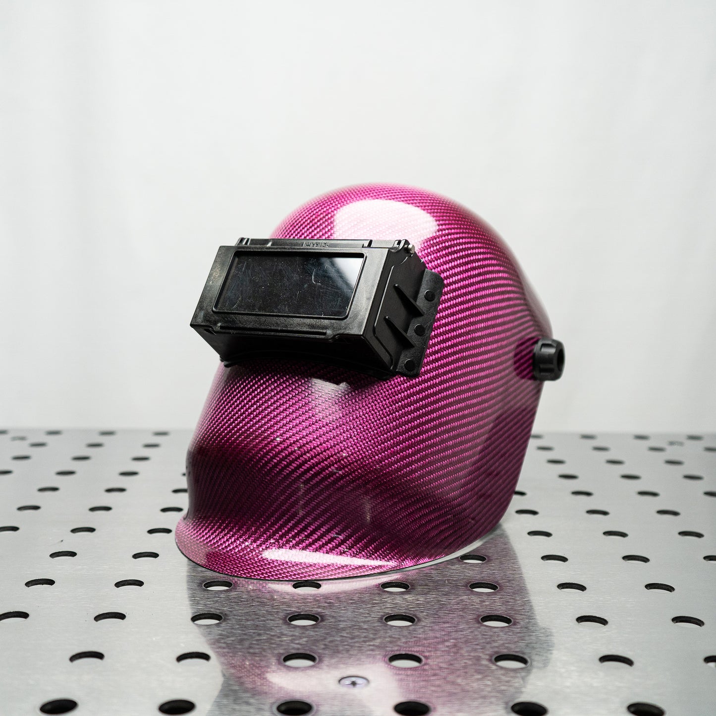 CMR_Fabrications_Carbon_fiber_Pipeliners_Sugar_scoop_welding_helmet_pink_L34view