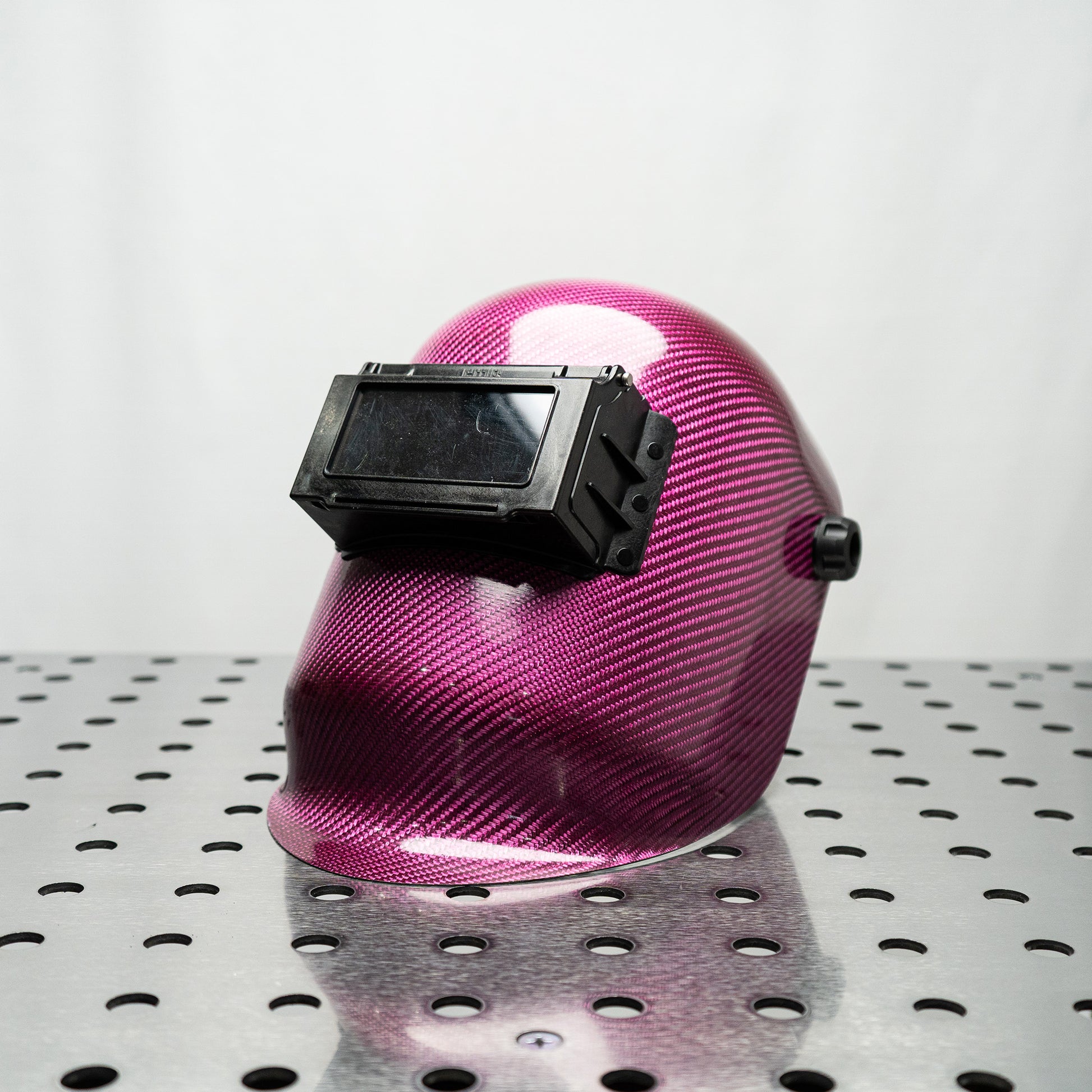 CMR_Fabrications_Carbon_fiber_Pipeliners_Sugar_scoop_welding_helmet_pink_L34view