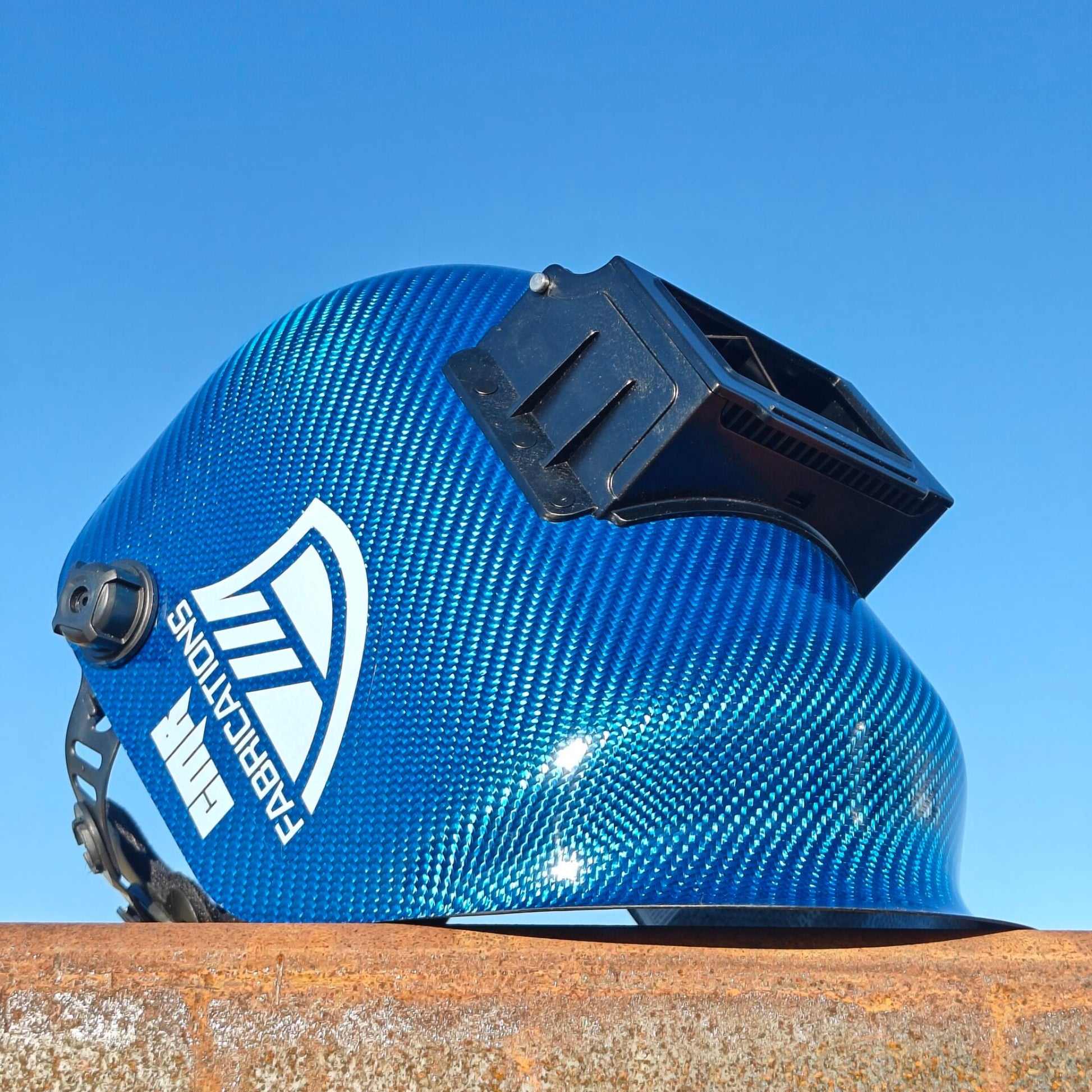 CMR Fabrications Pipeliner sugar scoop Carbon Fiber Welding Blue Carbon Front Right Flipup Outdoor