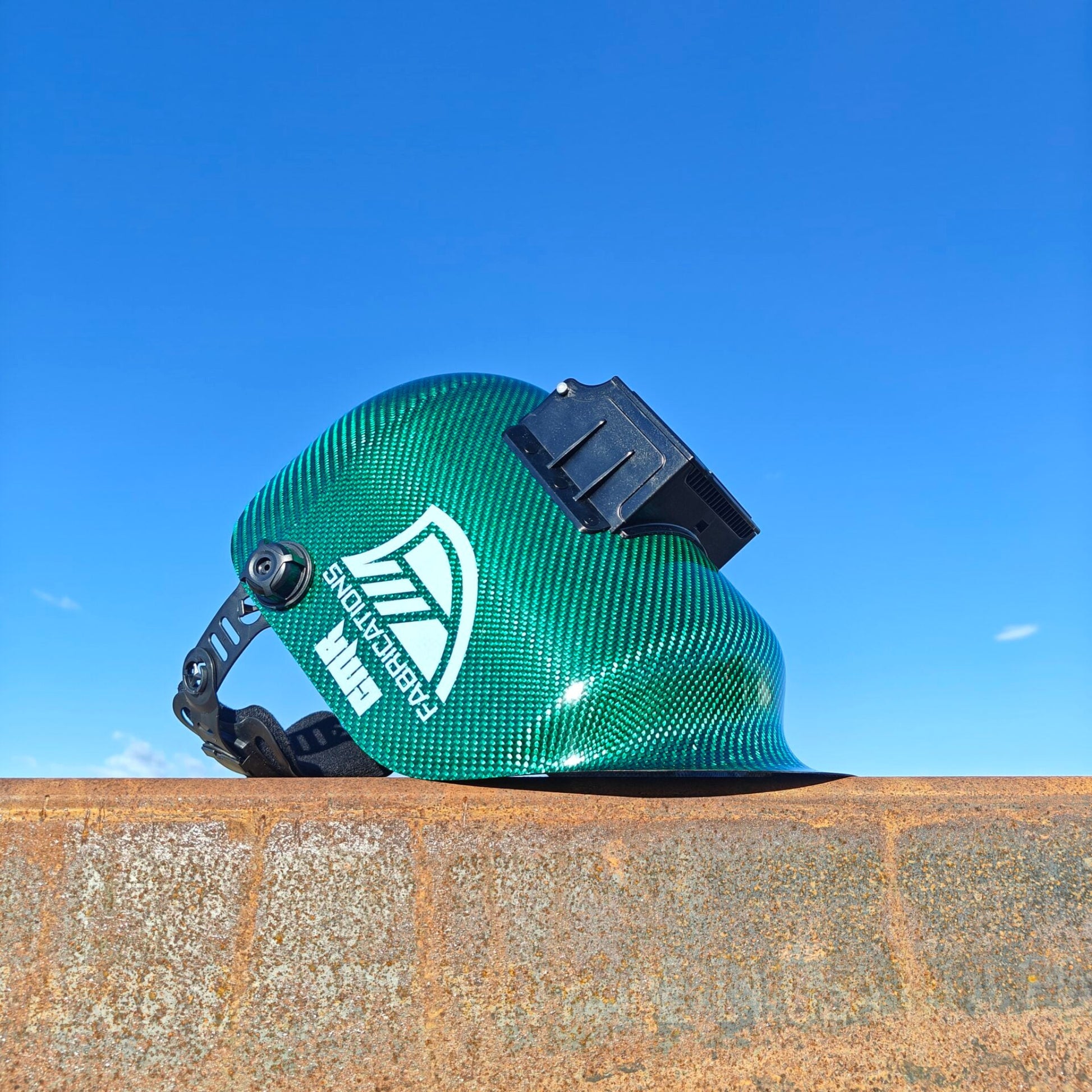 CMR Fabrications Pipeliner sugar scoop Carbon Fiber Welding Green Carbon Front Right Flipup Outdoor