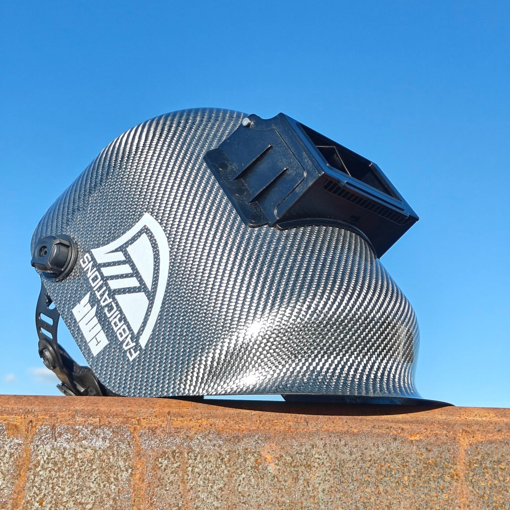 CMR Fabrications Pipeliner sugar scoop Carbon Fiber Welding Titanium Carbon Close Front Right Outdoor
